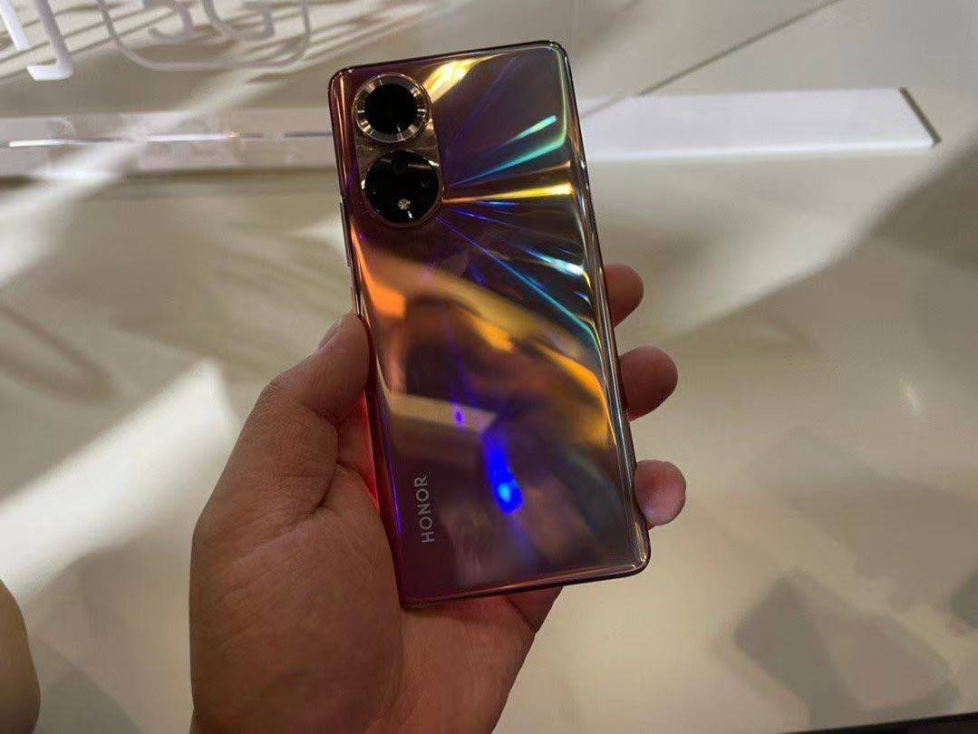 原创荣耀50正式发布6nm芯片1亿像素超曲面屏售价2699元