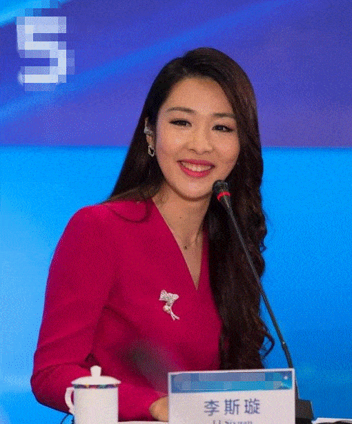 她比撒贝宁还优秀,拒绝外国高薪工作,成了最美双语主持人!_李斯璇