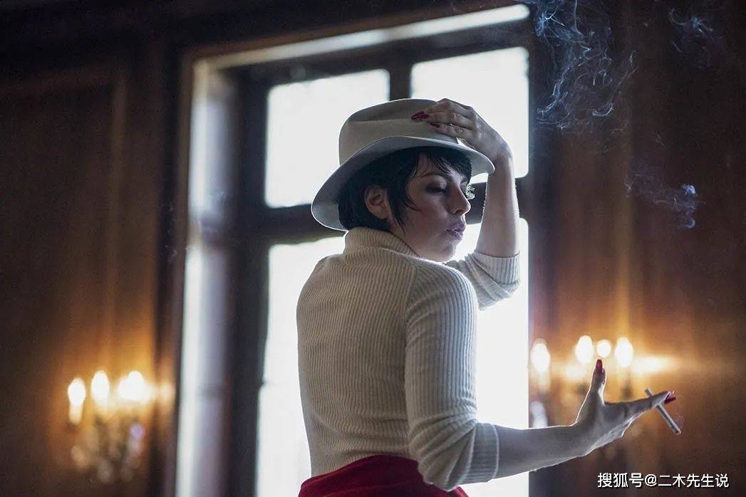 全美最顶尖设计师,却因为过度纵欲而烟消云散
