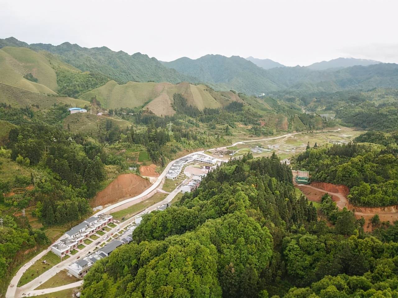 原创广西金秀小山村六段瑶寨快来感受少数民族的独特风景美爆了