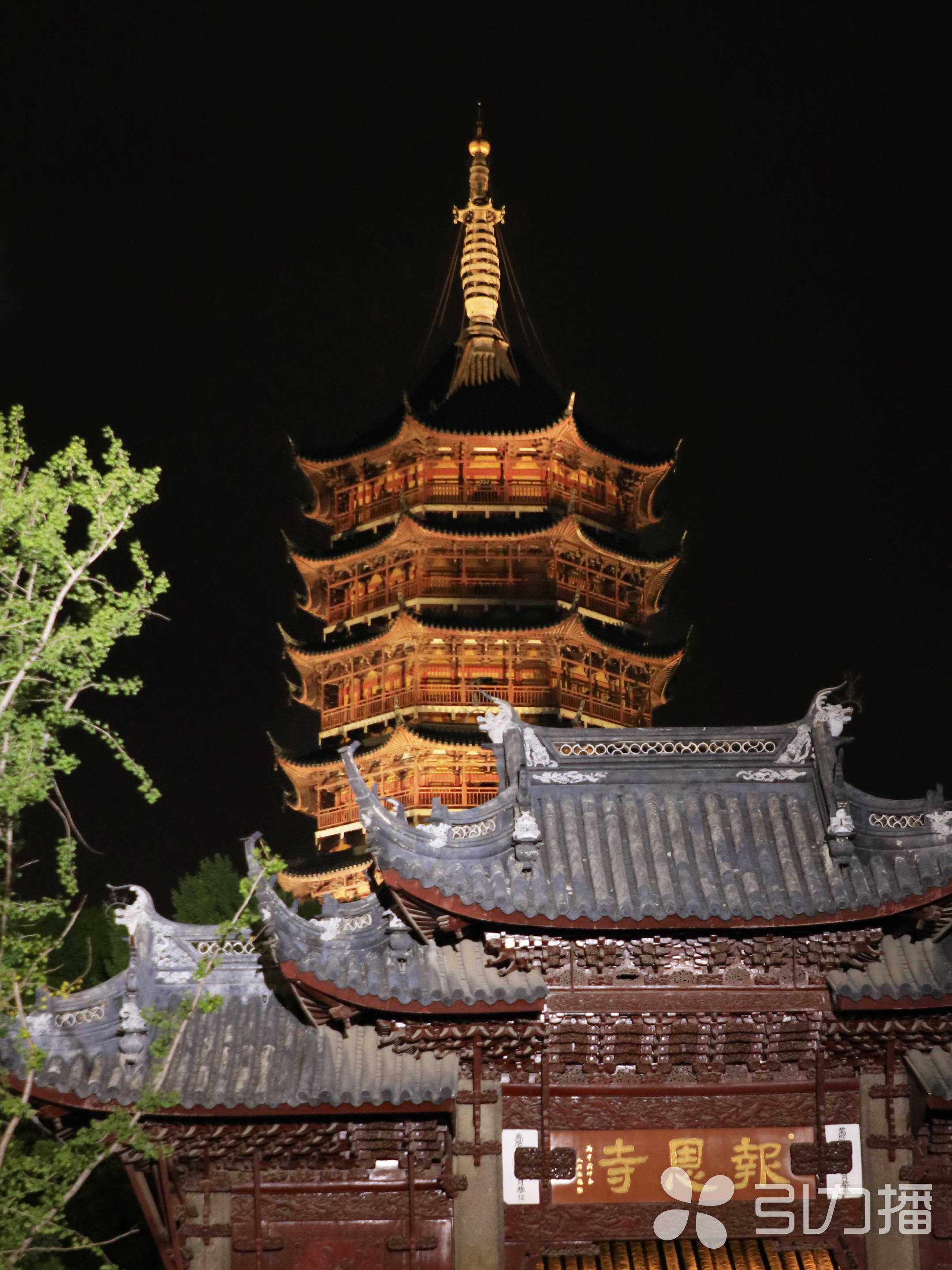"未进苏州城,先见北寺塔".