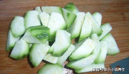 丝瓜的功效与作用及食用方法 cdbe2c5ddb7e4a7480cc3d508ad13453.jpeg