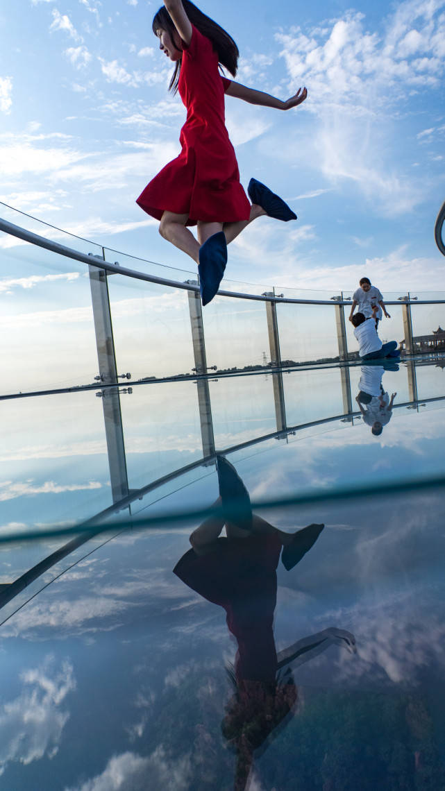 原创河南环形玻璃桥距郑州40公里3000多吨钢材建成堪称奇迹