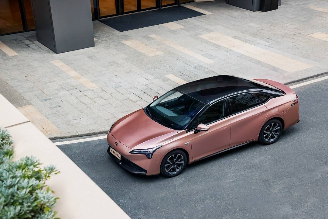 超低风阻大玻璃天幕广汽埃安aionsplus上市售1396万元起