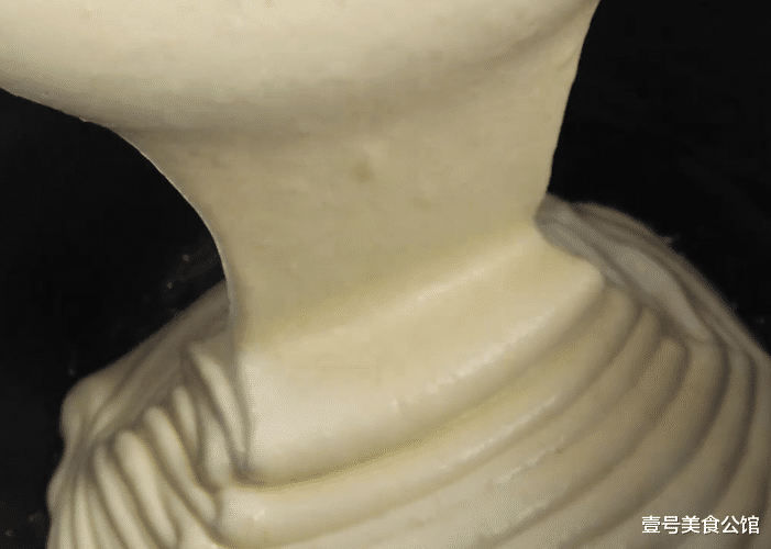 做法|电饭煲蛋糕的简单做法，蓬松暄软，香甜营养，吃一次念念不忘
