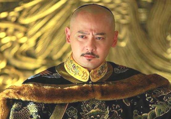 别人都是通过争斗登基,嘉庆帝为何能白捡到皇位?原因全在这里_皇帝