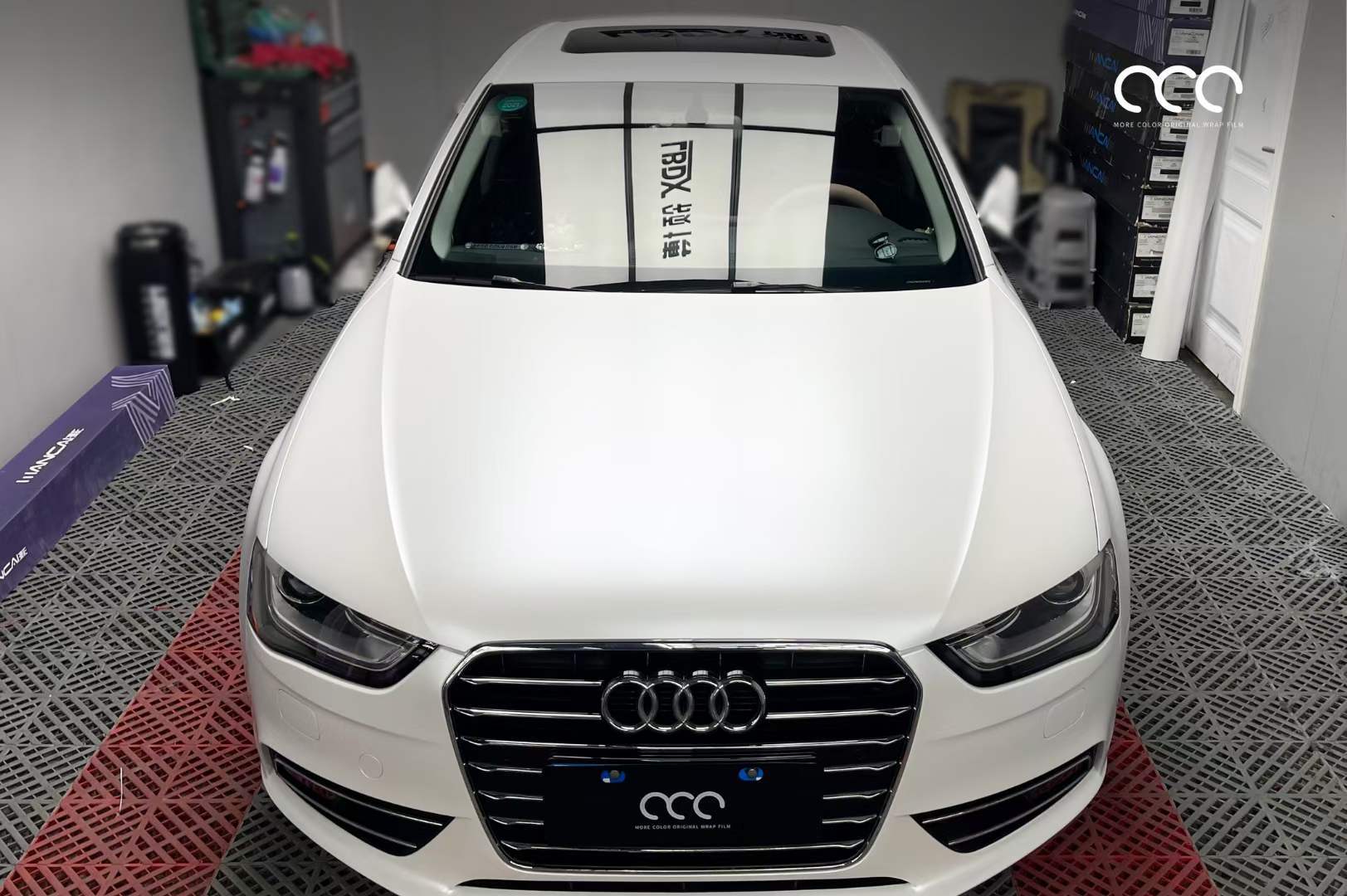 奥迪汽车改色mcwrap漫彩改色膜电光金属白