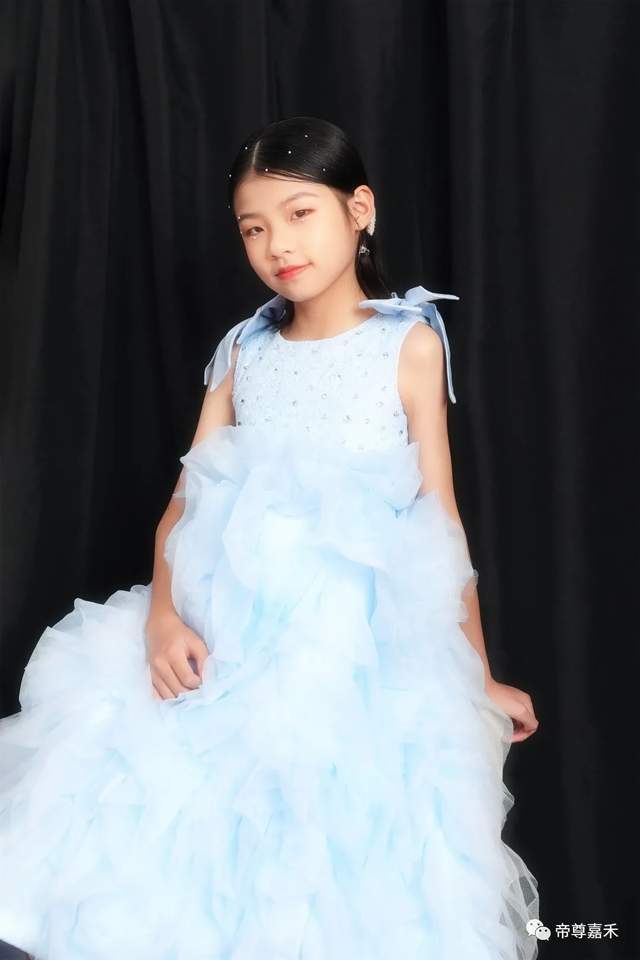 儿童模卡casting精选​时代华娱小艺员黄诗淇