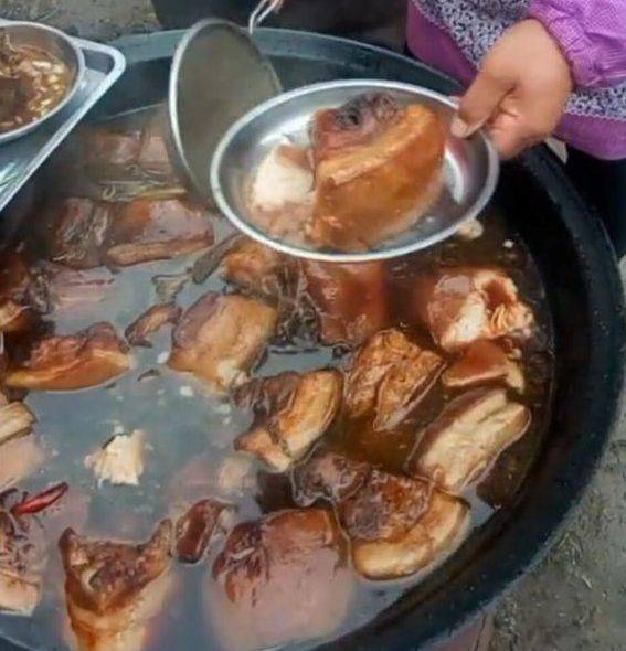 怎么煮大锅肉 8ea0f23d10c040fe93a3718c4f84bb59.jpeg