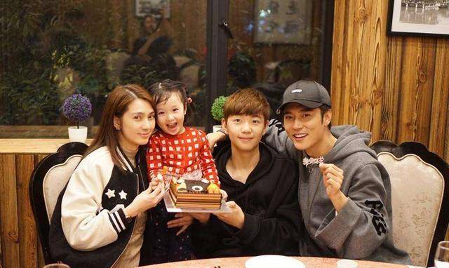 小黑家女儿 a6f5459c634c41dfa022f021628868c4.jpeg