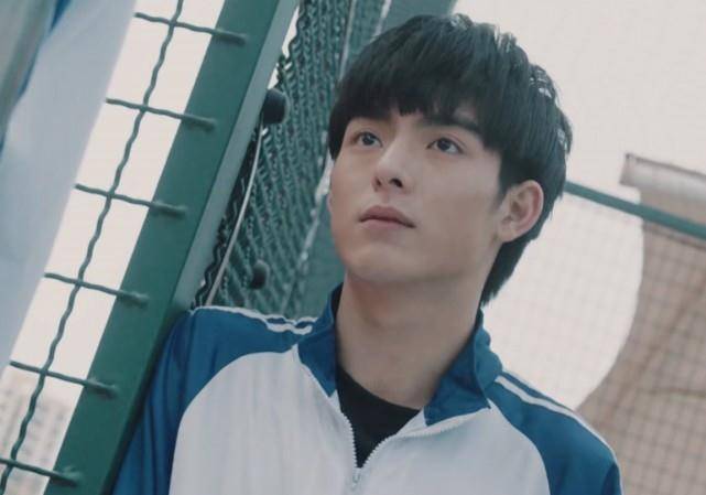 该剧主要讲述了黎簇,苏万,杨好兄弟三人在吴邪的引导下,不得已步入九