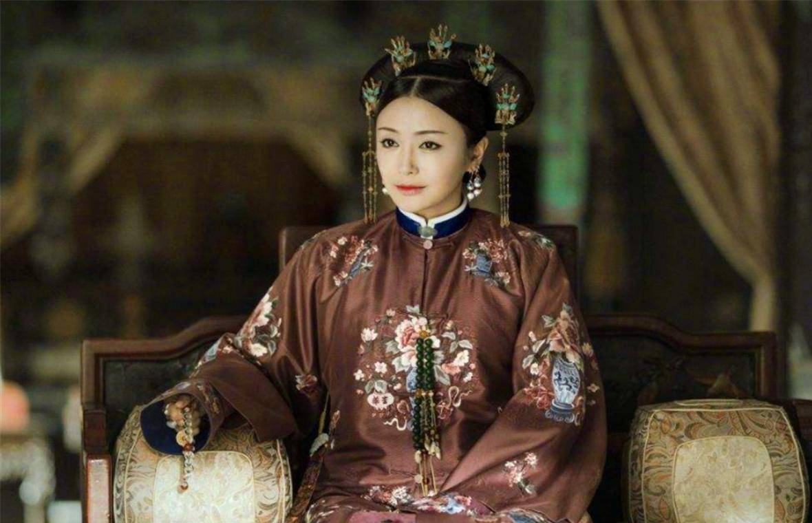 与乾隆皇帝一起用膳令妃到底是凭借着什么如此受皇帝喜爱