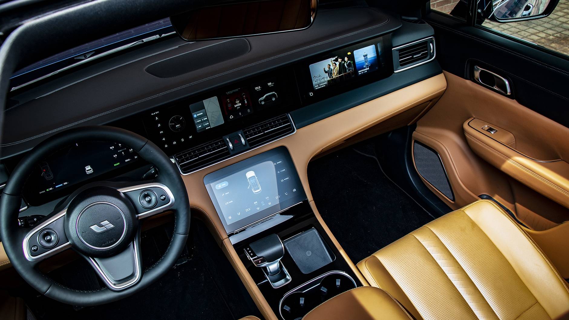 中控大屏可以毫不客气地讲,任何一款在售车型的中控屏幕,都比不过一款