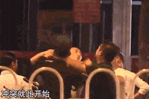 相声馆赔钱到倒闭,直播卖酒满屏尴尬,事业不行他投身爱情?