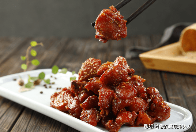 真正的好味道解密火遍全网的爆款卤味菊花开手撕藤椒鸡
