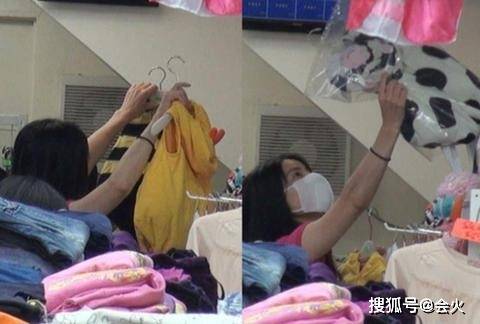 郭晶晶陪老公看舞台剧,素颜现身眼袋明显