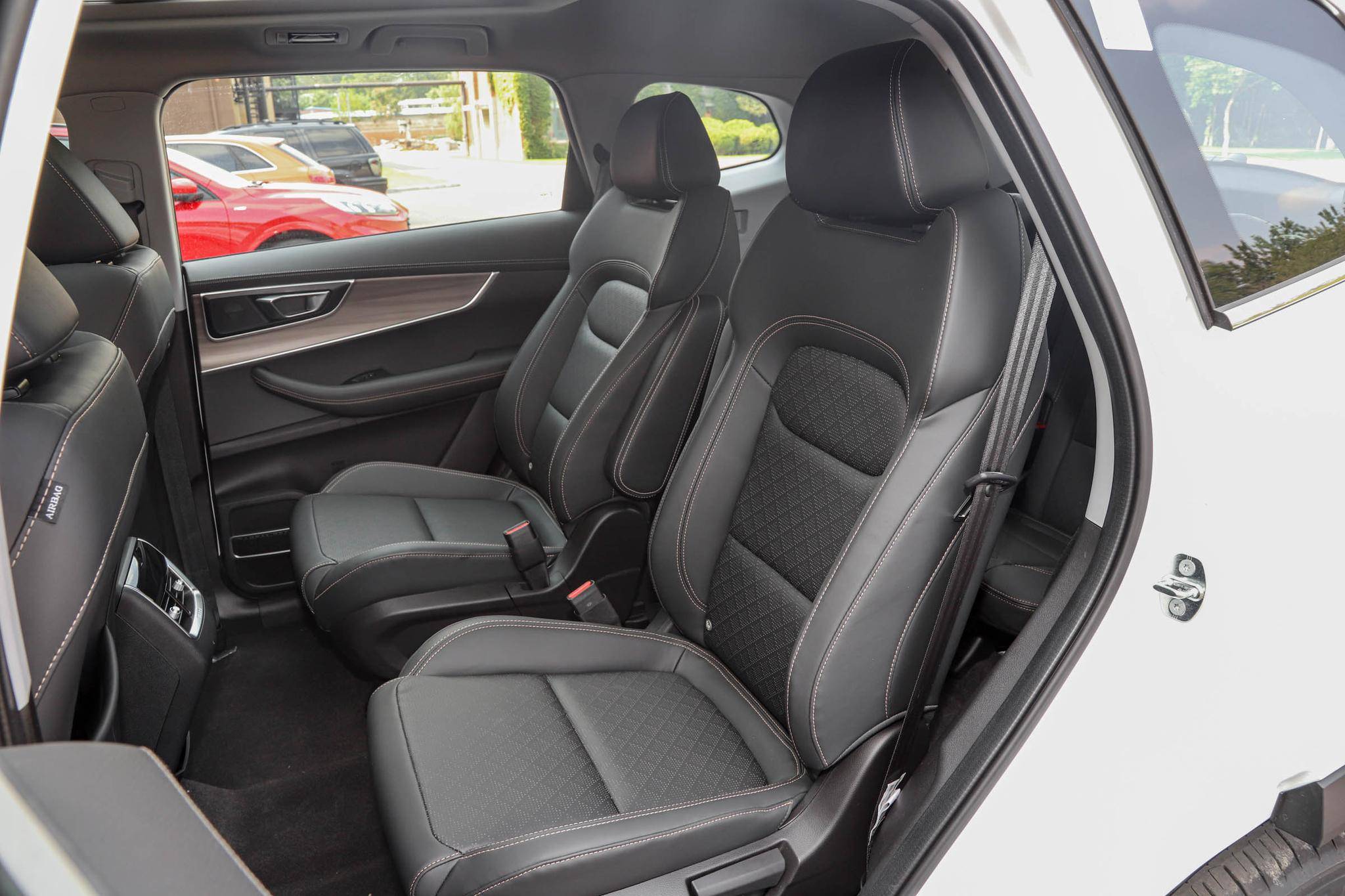 油耗63l的中型suv大6座独立式座椅设计价格实惠实拍瑞虎8