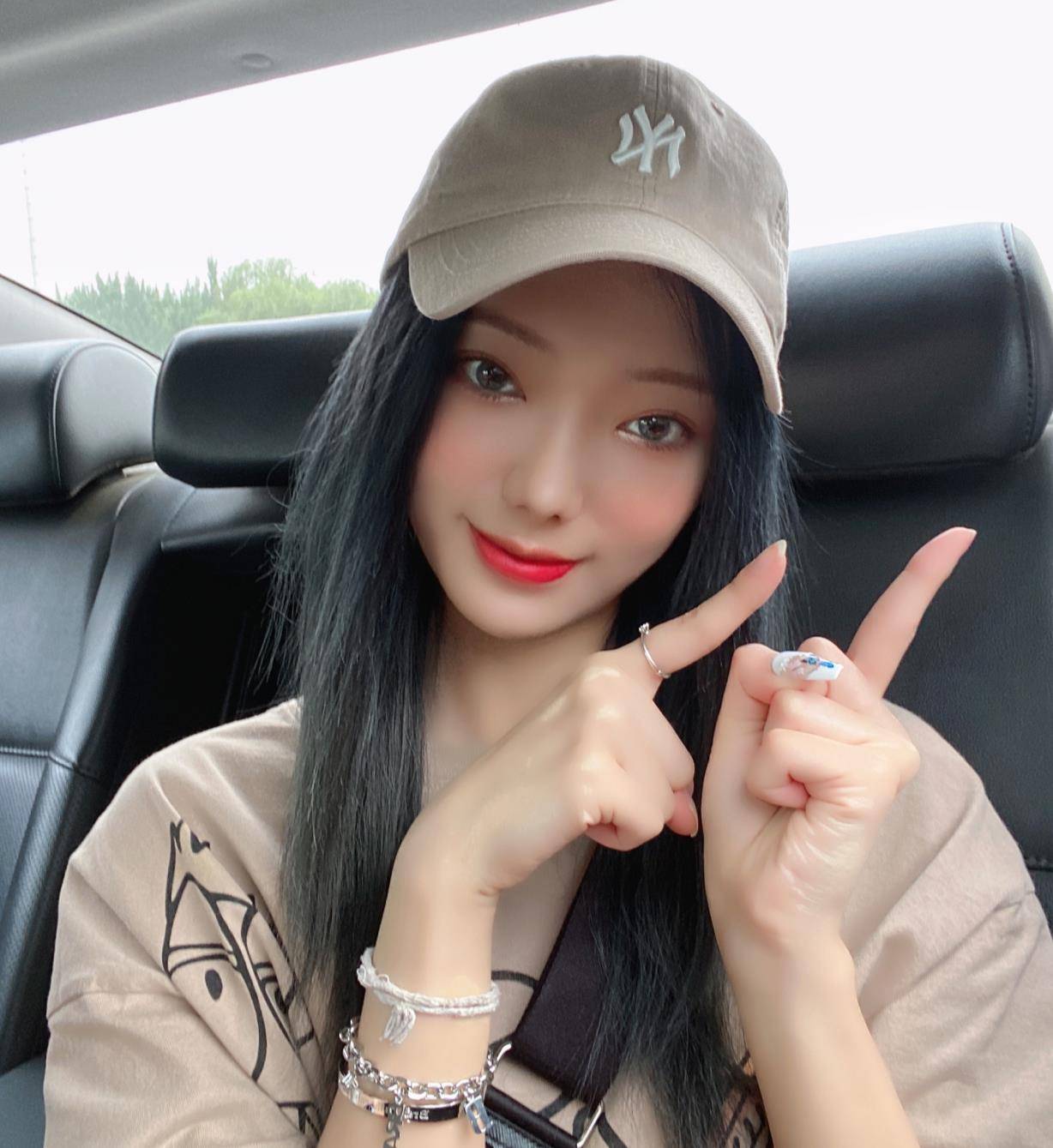 李紫婷新专会小七拒捧场?视频祝福十缺二说好违规女孩一辈子呢