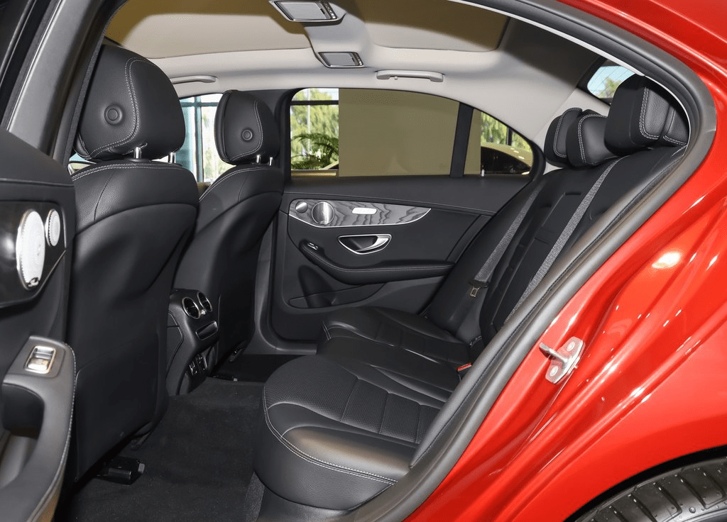 优惠近8万,c级还是卖不过宝马3系,奔驰"一哥"的牌面没了 ?