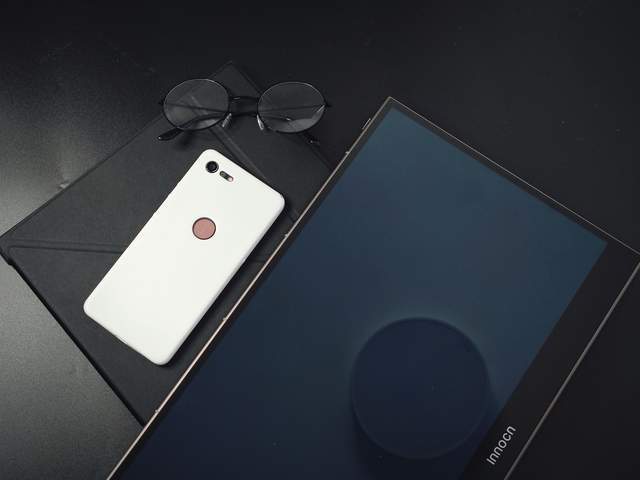 手机|生产力副屏，游戏机巨幕：INNOCN Q1U 4K OLED便携显示器体验