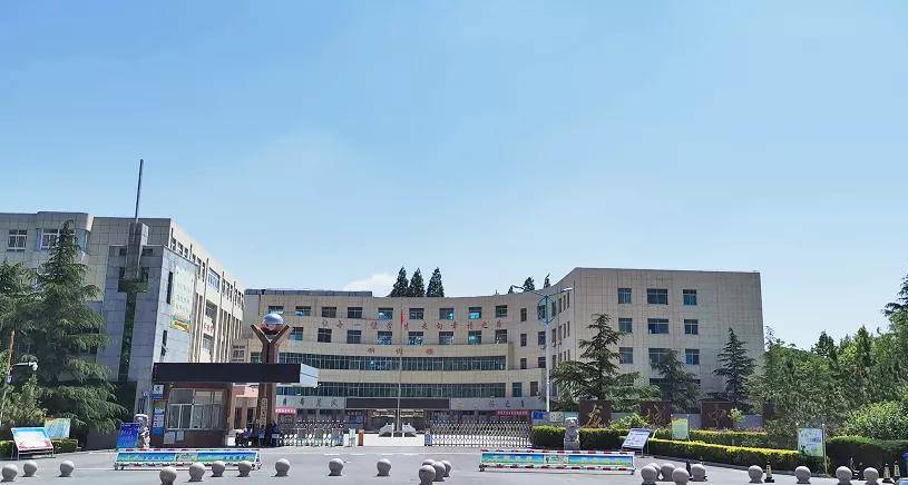 项目自建明德幼儿园,坐拥明德学校,龙城中学等十二年优质教育配套,悦