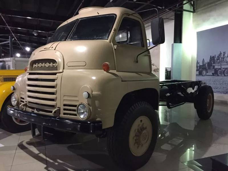 包括卡车,巴士,消防车,军用车辆和轻型卡车等,最后一辆贝德福德汽车