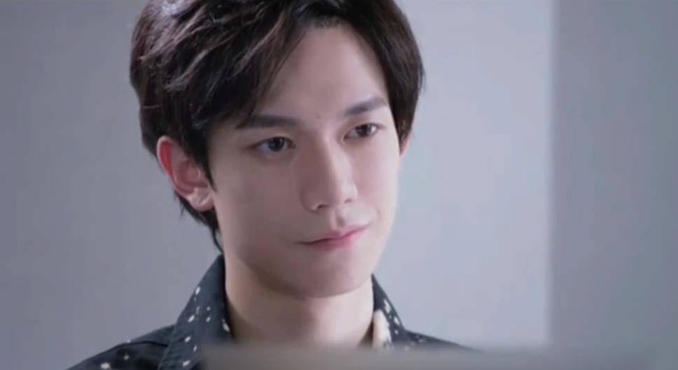 yg签的首位中国艺人,出道两年资源却很一般,还参演了许凯新剧_王一钧