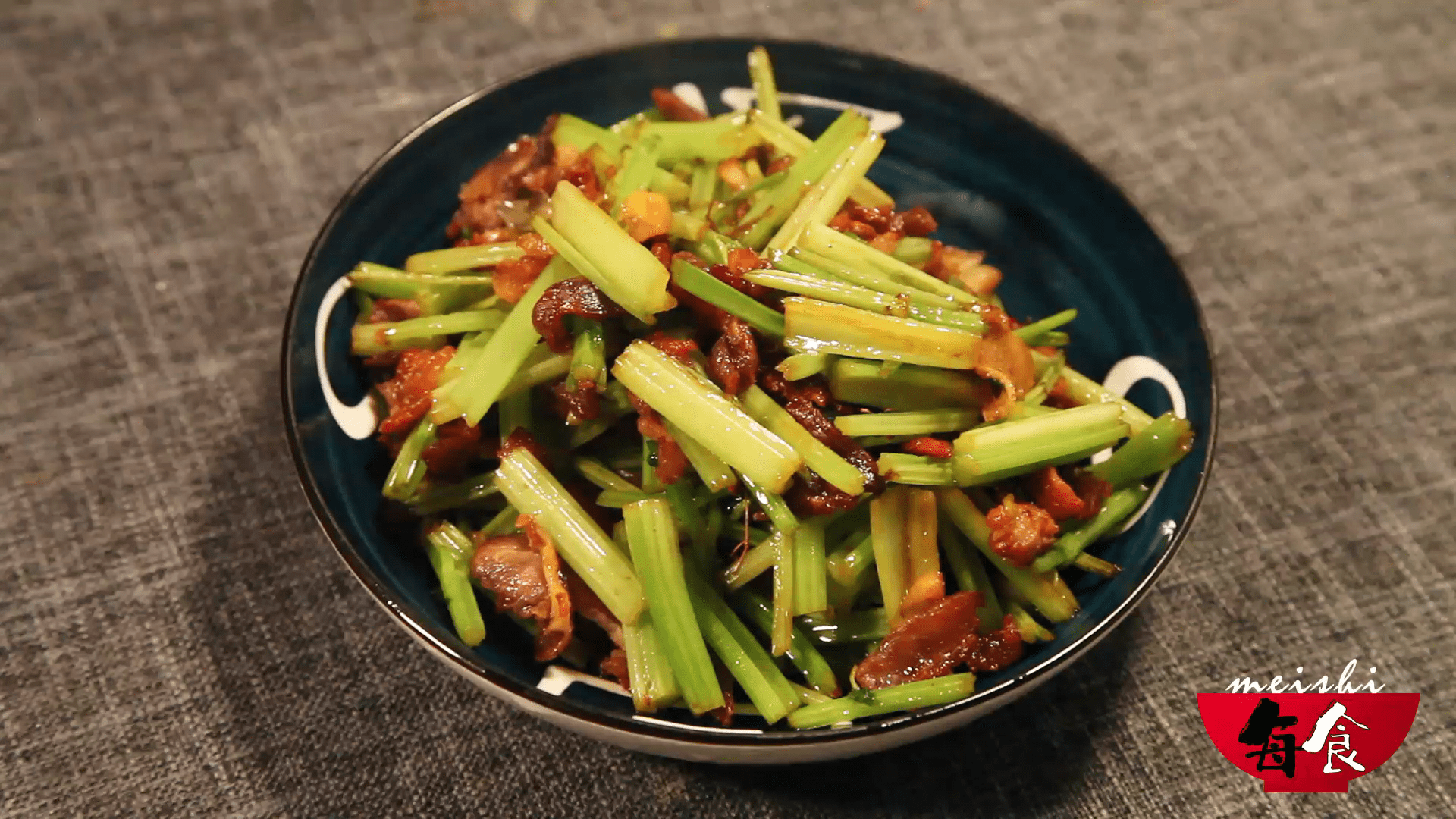 羊肉炒芹菜新疆风味菜营养也绝美