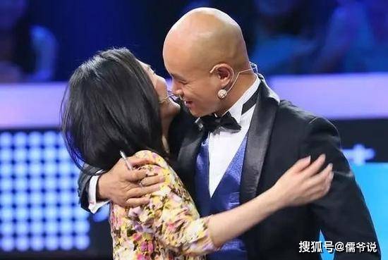 原创时隔多年，乐嘉回应强吻谢娜一事，怒怼网友：善人多数都是蠢人