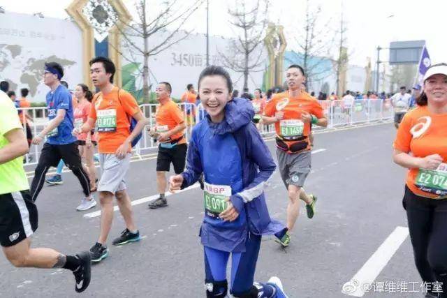 食谱|戒掉烟酒、回归健康生活的谭维维：跑步让我充满了力量与自信！