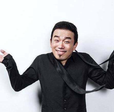 潘斌龙2登春晚冯巩力捧都没出名却被葛优7个耳光扇火了