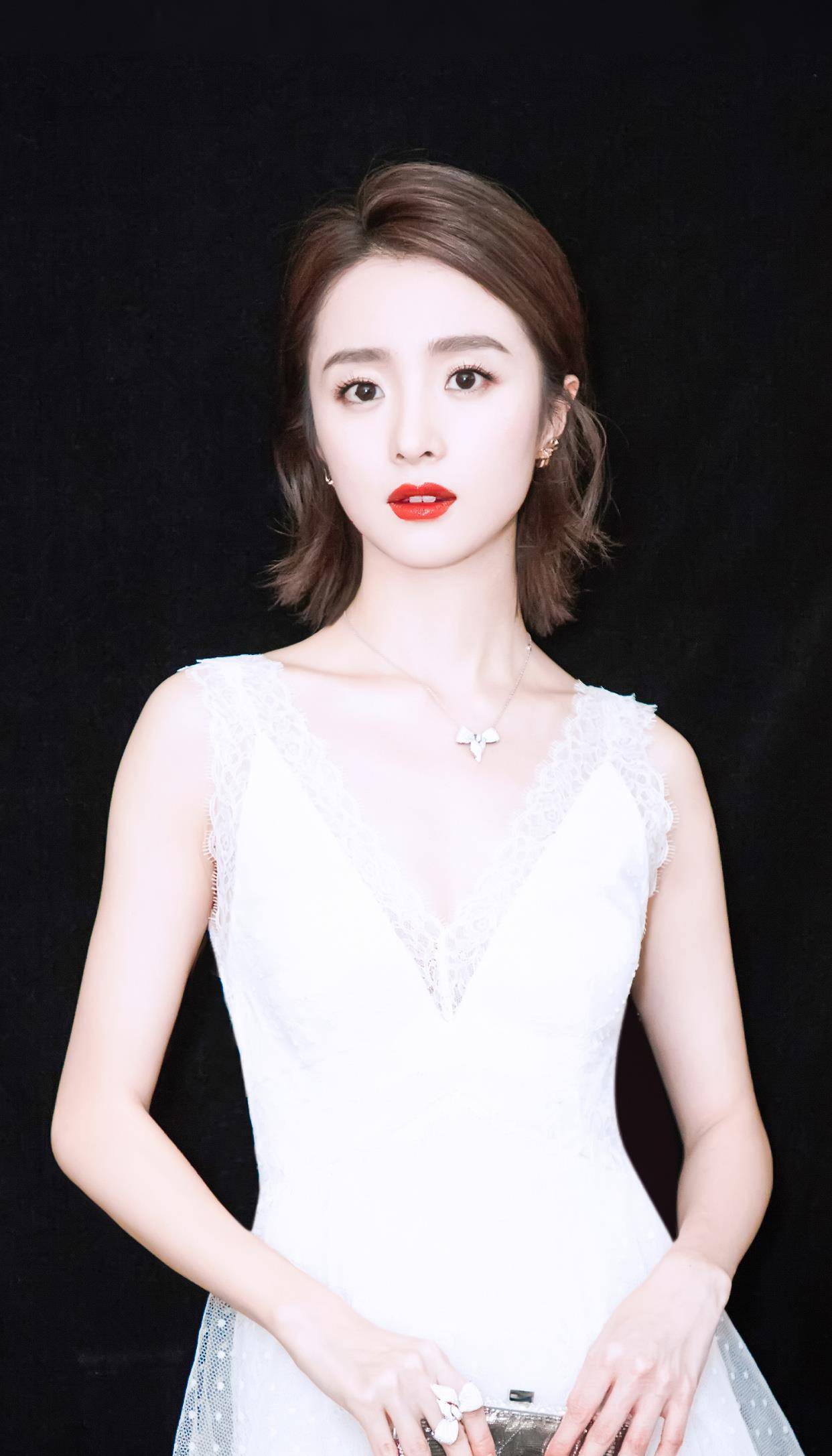 仙女|胡冰卿果然“冰清玉洁”,一身仙女裙明艳动人,仿若人间仙子