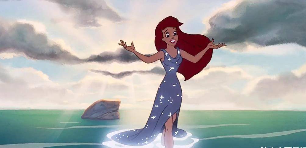 孩子看到的却是美人鱼漂亮的尾巴,善良的内心和勇于脱离现状的勇敢