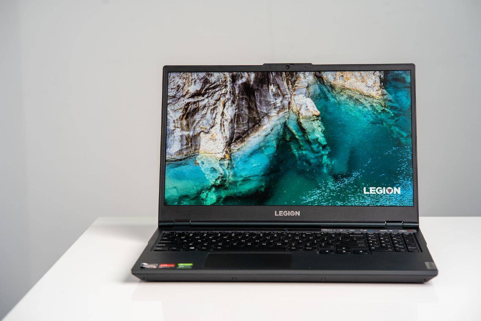 总的来说,这款联想拯救者r7000笔记本拥有时尚的外观,不错的质感,强劲