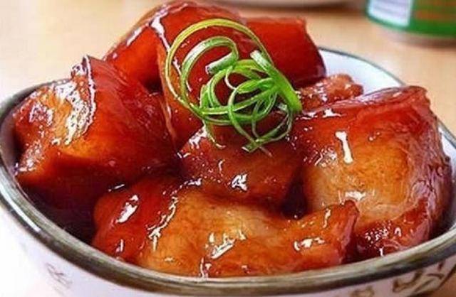 因为|乙肝患者，日常饮食要多注意，建议“少吃2白，多饮2水”