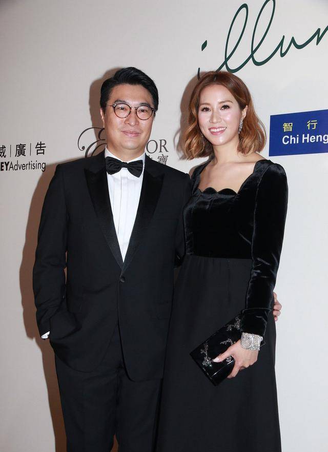 身材|徐子淇气质可真好，穿丝绒礼裙精致复古，脸型圆润也好看
