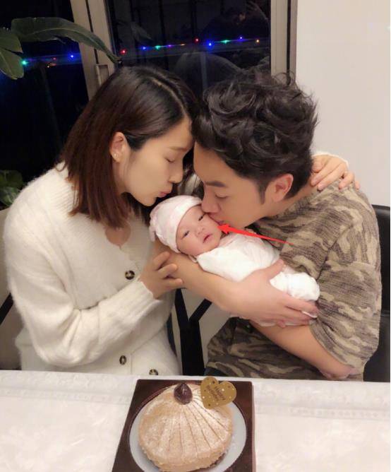 美食|李亚男摆出“豪华月子餐”，女儿英文名寓意天使，王祖蓝人设火了