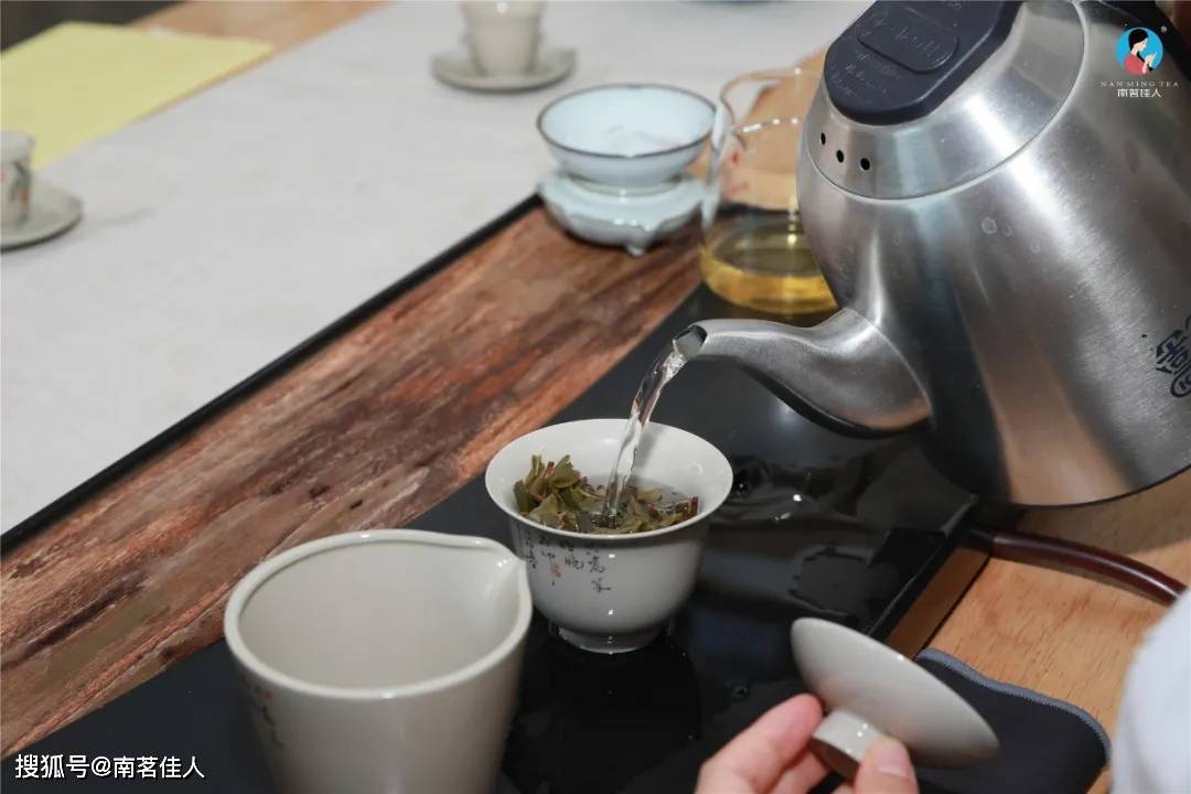 制成的|弯弓古树原料制成的古树春茶和古树白茶，有哪些优势和发展空间？