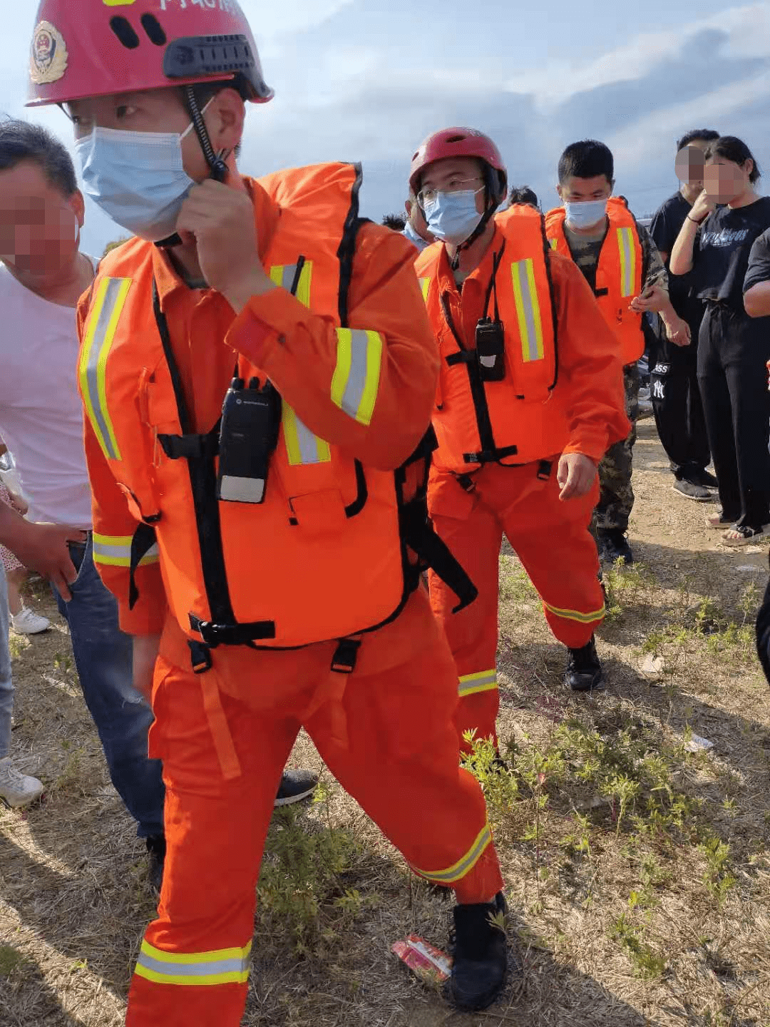 定兴男子在保定溺亡,打捞现场近千人围观!