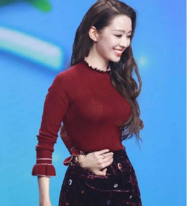 张歆艺|两位女星“腰”上热搜，到底多细才行