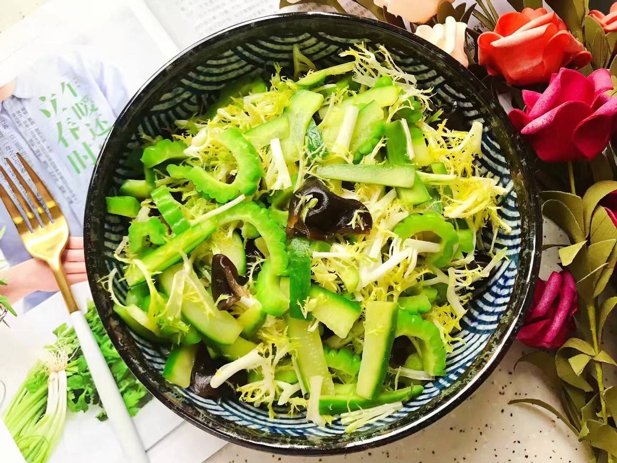 原创夏天不能错过这个清爽的大拌菜清凉解腻10分钟就做好