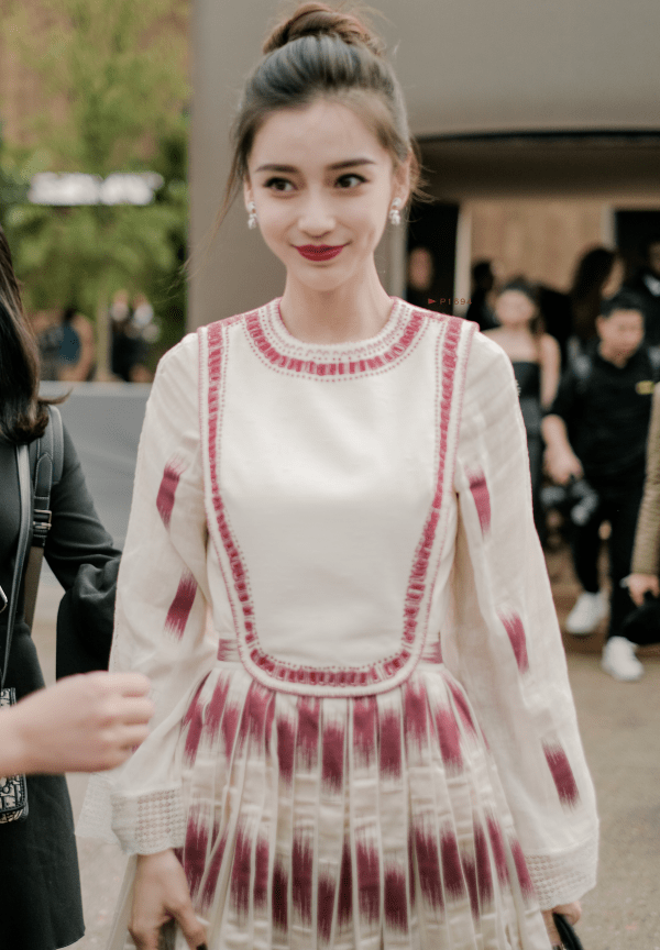 5ecec4f5dc0a4a3fb6e768421da77d18.png