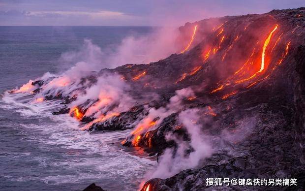 海底火山在海洋中喷发,为什么海水无法浇灭?看完真是大开眼界!_岩浆