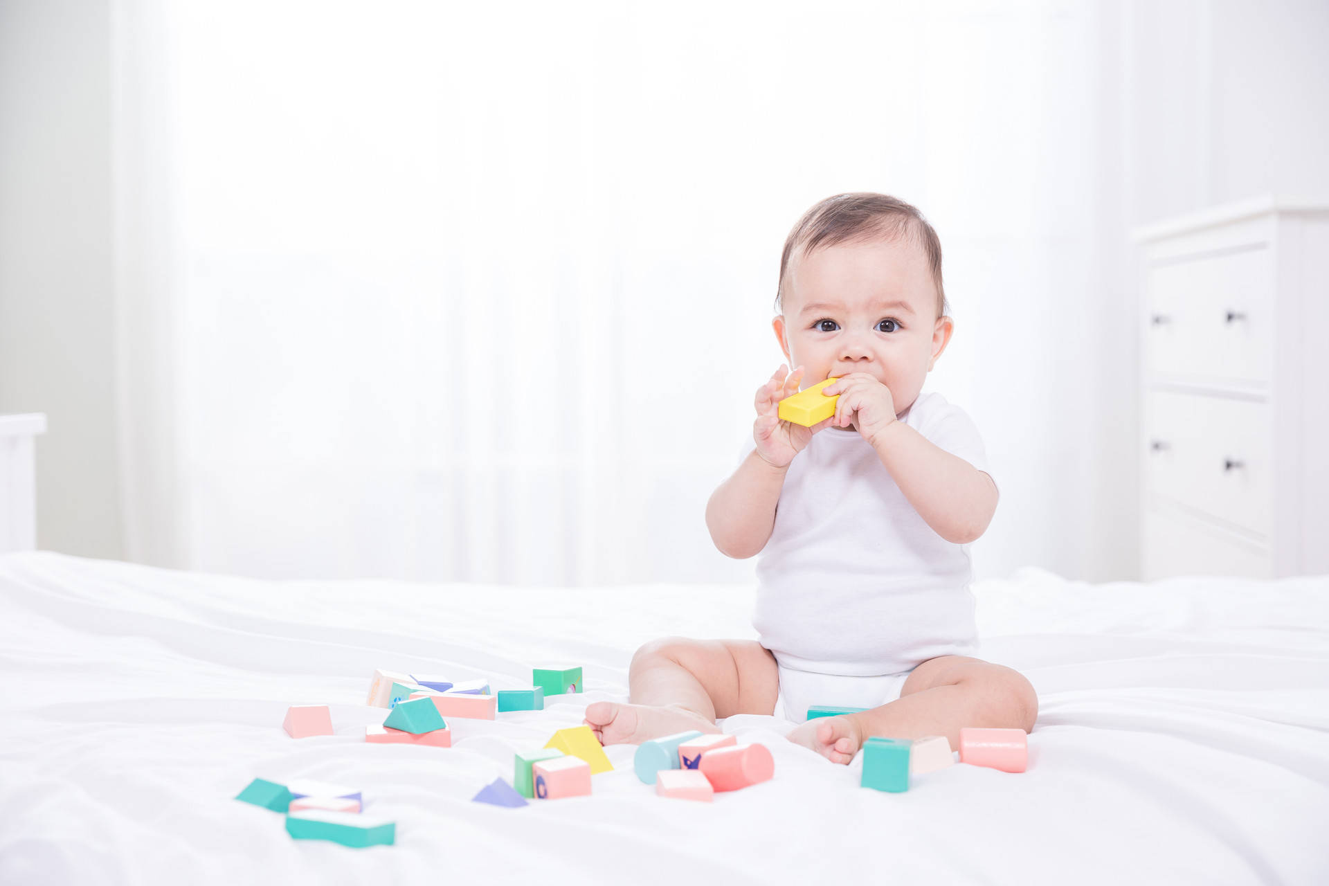小宝宝游戏;艾沙肚子疼要生小宝宝游戏