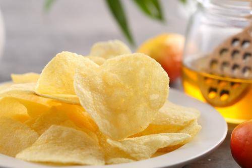 食品|5岁小女孩确诊肝癌，竟然是因为爱吃零食？零食真的会致癌？