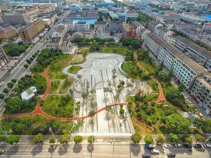 中国城市百年横街城市家具助力红色小镇改造突显民国风情