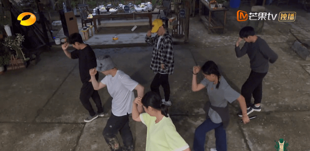 生活|《向往5》迎来最欢乐一期,张艺兴可塑性惊人,与那英热舞太默契