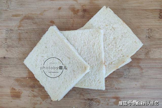 面包|吐司剩了没人吃？加2个香蕉再来点豆沙，煎一煎香甜松软，好吃！