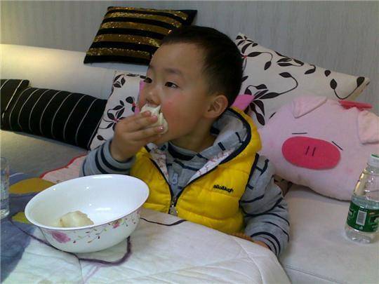 因为|5岁孩子肠胃衰竭,看到孩子的早餐,医生:怪不得!没一样有营养