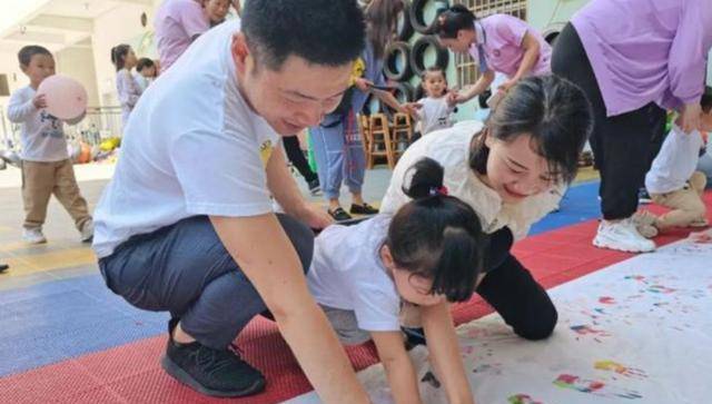 因为|宝妈晒幼儿园“学费单”火了，引无数父母共鸣：三胎谁爱生谁生